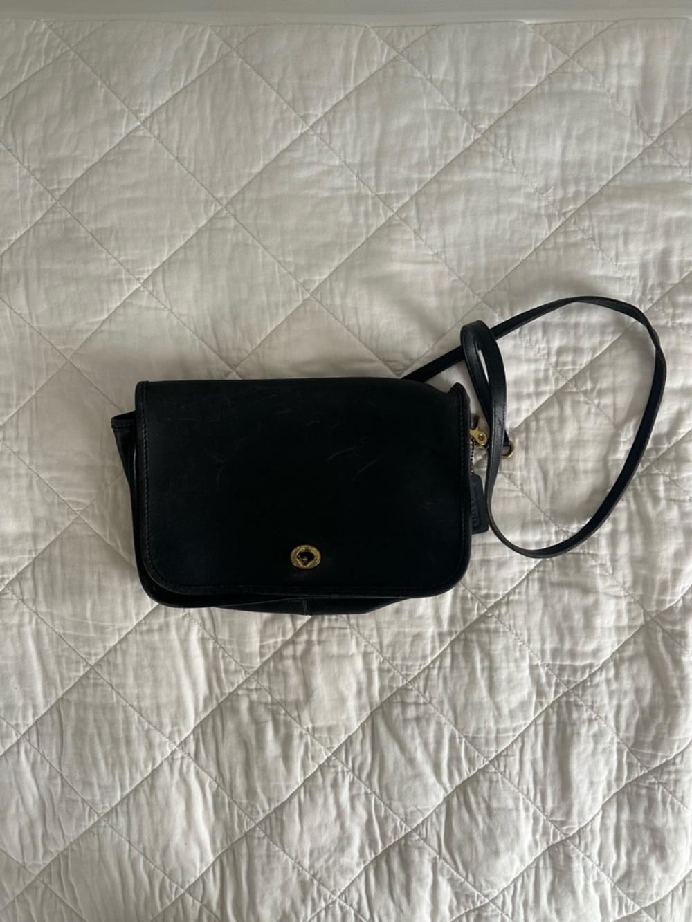 ~VINTAGE~ Classic Black Leather Crossbody Bag